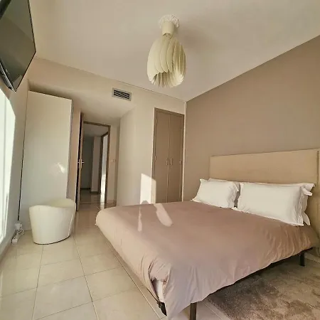 Superbe 2 Pieces 70m Parking Prive Climatisation 아파트 *