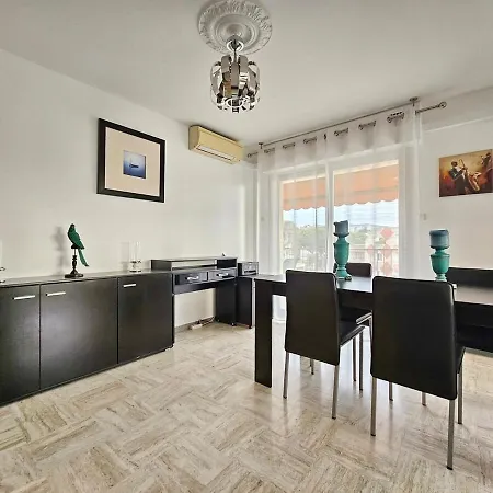 Superbe 2 Pieces 70m Parking Prive Climatisation