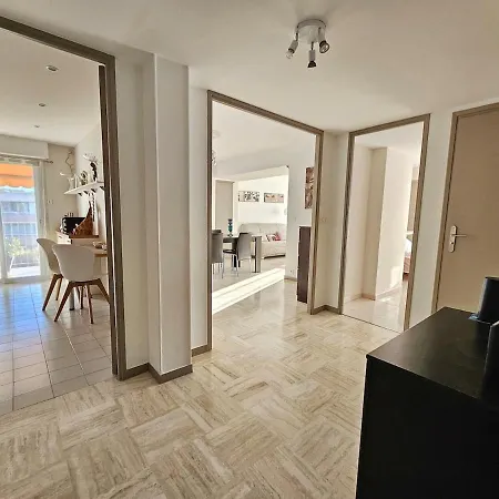 Superbe 2 Pieces 70m Parking Prive Climatisation 아파트