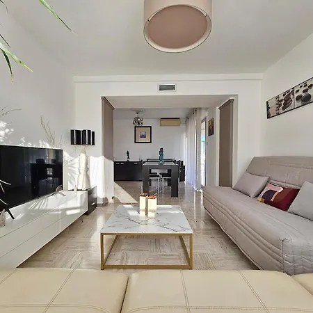 Superbe 2 Pieces 70m Parking Prive Climatisation Apartment Saint-Laurent-du-Var